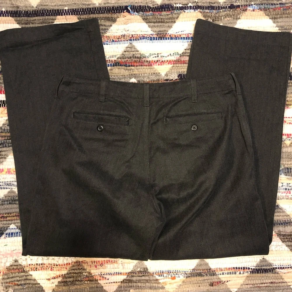 Gap Loose Fit Grey Men’s Dress Pants size 32/30 Work Wear